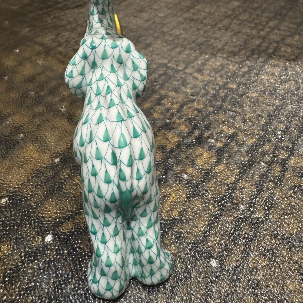 HEREND ELEPHANT W/TUSKS FIGURINE - Picture 4 of 5